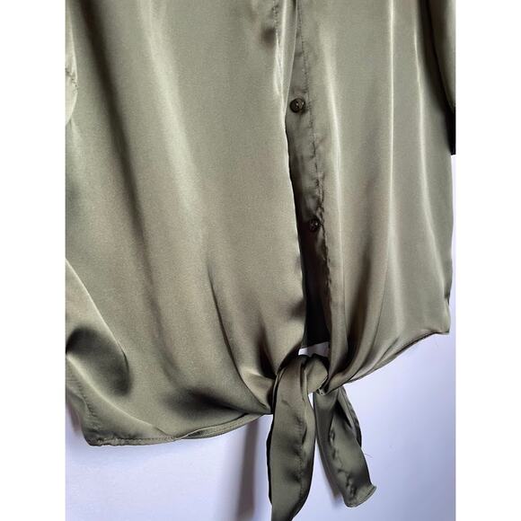 Satin Olive Green Blouse Womens Size M Short Sleeve Button Up Dressy Y2K Top - Picture 3 of 10